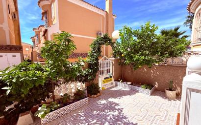 Revente - Villa -
Orihuela Costa - Villamartín