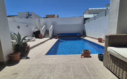 Revente - Maison mitoyenne -
San Miguel de Salinas - Inland