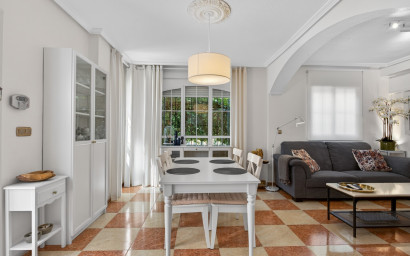 Revente - Villa -
Orihuela Costa - Costa Blanca
