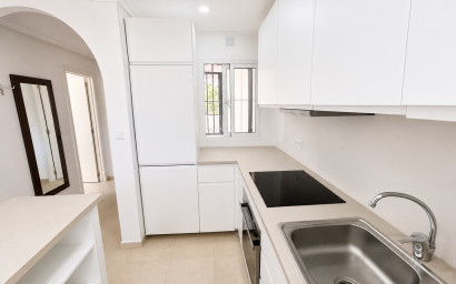 Resale - Apartment -
Villamartín