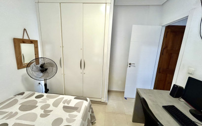 Resale - Apartment -
Villamartín