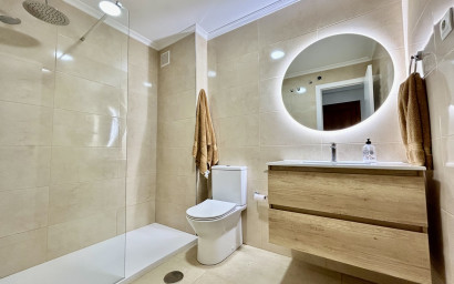 Resale - Apartment -
Villamartín