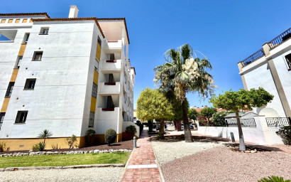 Resale - Apartment -
Villamartín