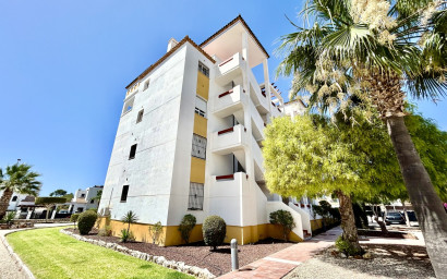 Resale - Apartment -
Villamartín