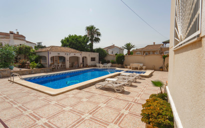 Resale - Villa -
Ciudad Quesada - Campo De Golf La Marquesa