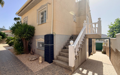 Revente - Villa -
Hondón de las Nieves