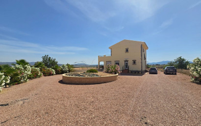 Herverkoop - Villa -
Mon&oacute;var - Monovar