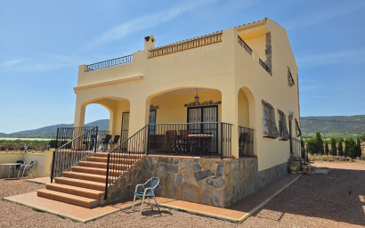 Herverkoop - Villa -
Mon&oacute;var - Monovar