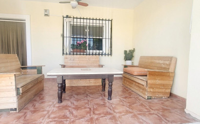 Resale - Villa -
Canada De La Lena