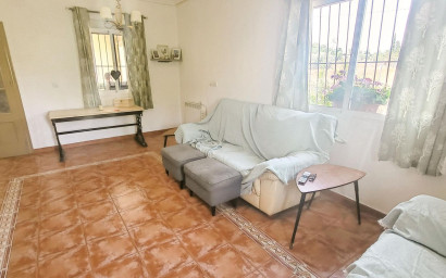 Resale - Villa -
Canada De La Lena