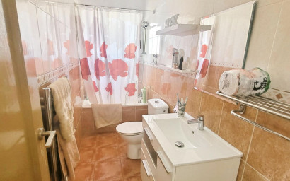 Resale - Villa -
Canada De La Lena