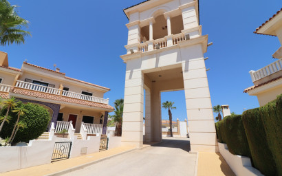 Resale - Townhouse -
Ciudad Quesada