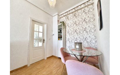 Resale - Apartment -
Cabo Roig