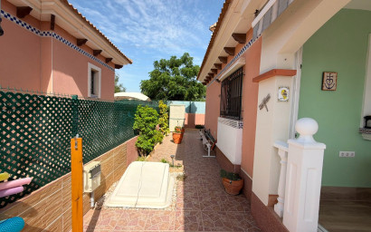 Revente - Villa -
Los Montesinos - La Herrada