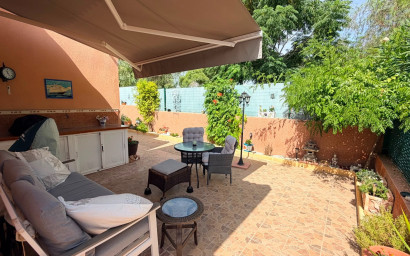 Revente - Villa -
Los Montesinos - La Herrada