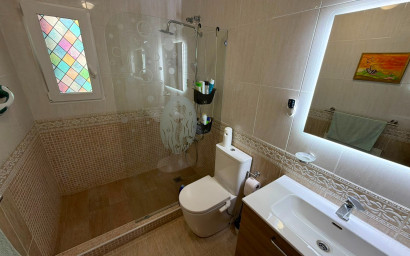 Revente - Villa -
Los Montesinos - La Herrada