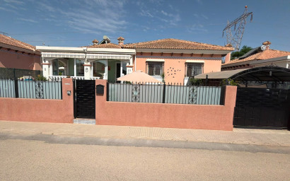 Revente - Villa -
Los Montesinos - La Herrada