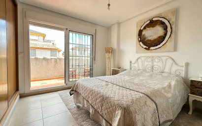 Revente - Maison mitoyenne -
Los Montesinos - La Herrada