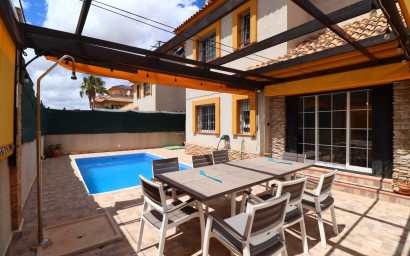 Revente - Maison mitoyenne -
Los Montesinos - La Herrada
