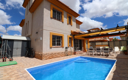Revente - Maison mitoyenne -
Los Montesinos - La Herrada