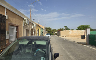 Revente - Maison mitoyenne -
Pinoso