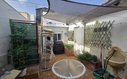 Revente - Maison mitoyenne -
Pinoso