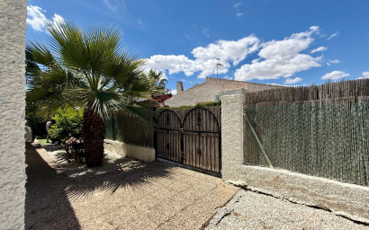 Herverkoop - Villa -
Orihuela Costa - Campoamor