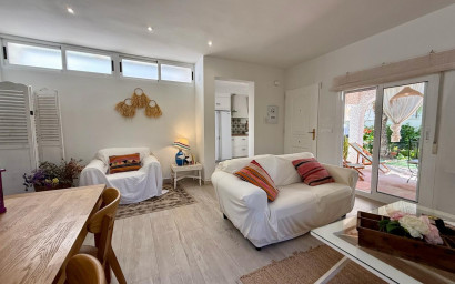 Herverkoop - Villa -
Orihuela Costa - Campoamor