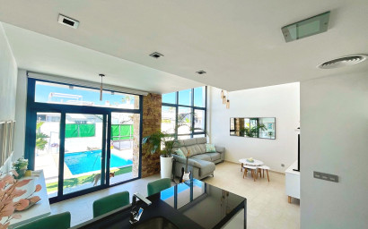 Herverkoop - Villa -
Ciudad Quesada - Pueblo Bravo