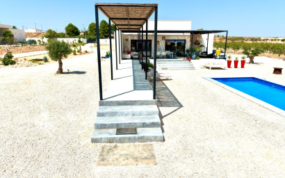 Herverkoop - Villa -
Pinoso