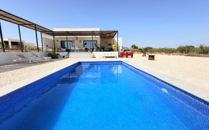 Herverkoop - Villa -
Pinoso