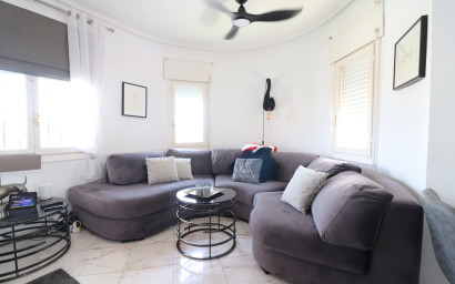 Herverkoop - Villa -
Orihuela Costa - Villamartin