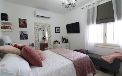 Herverkoop - Villa -
Orihuela Costa - Villamartin