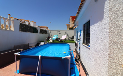 Herverkoop - Villa -
Orihuela Costa - Villamartin