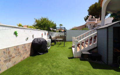 Herverkoop - Villa -
Orihuela Costa - Villamartin