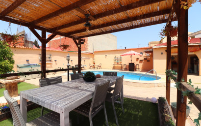 Revente - Maison mitoyenne -
Benijofar