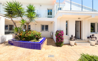 Resale - Villa -
Dehesa de Campoamor