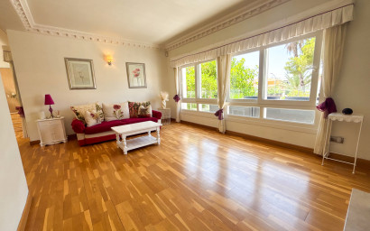 Resale - Villa -
Dehesa de Campoamor