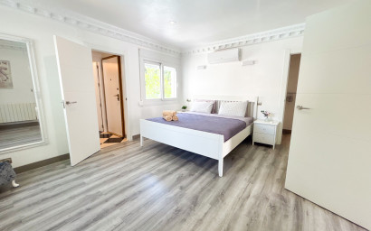 Resale - Villa -
Dehesa de Campoamor