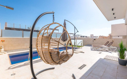 Herverkoop - Villa -
Orihuela Costa - Costa Blanca