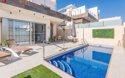Revente - Villa -
Orihuela Costa - Costa Blanca