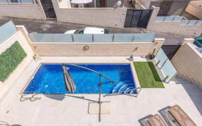 Revente - Villa -
Orihuela Costa - Costa Blanca