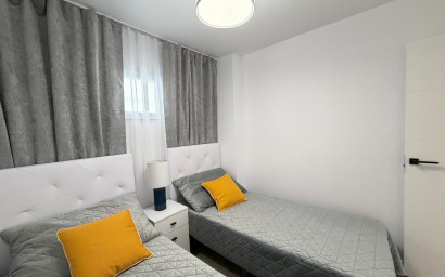 Herverkoop - Plat -
Torrevieja - Nueva Torrevieja