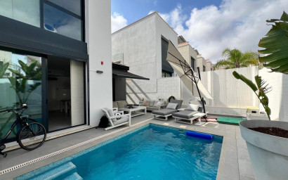Herverkoop - Villa -
Orihuela Costa - Villamartín-Las Filipinas