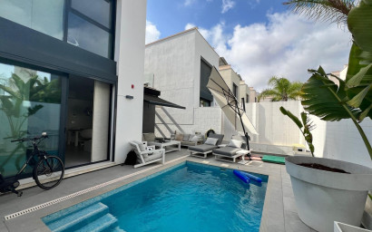 Herverkoop - Villa -
Orihuela Costa - Villamartín-Las Filipinas
