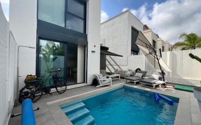 Herverkoop - Villa -
Orihuela Costa - Villamartín-Las Filipinas