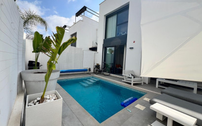 Herverkoop - Villa -
Orihuela Costa - Villamartín-Las Filipinas