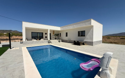 Revente - Villa -
Pinoso - Inland