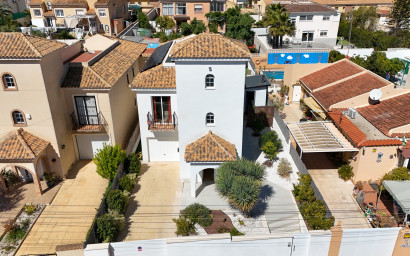 Herverkoop - Villa -
Torrevieja - Los Balcones