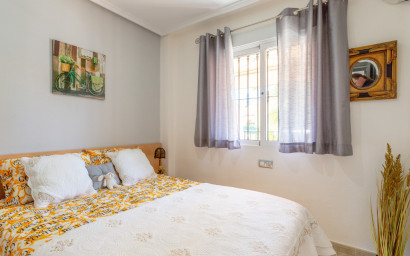 Herverkoop - Bungalow -
Orihuela Costa - Villamartín